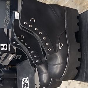 T.U.K. Size 12, blk 7 eye chinstrap boots